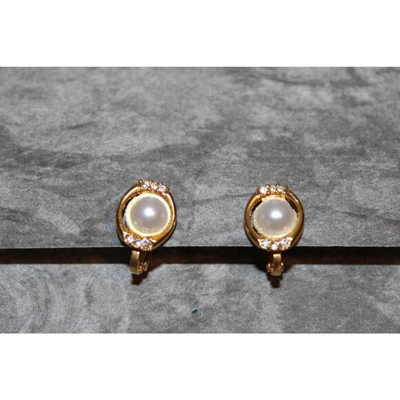 Vintage c1980s Gold-Tone Faux Pearl & Rhinestone Clip-On Screwback Earrings - Picture 1 of 3